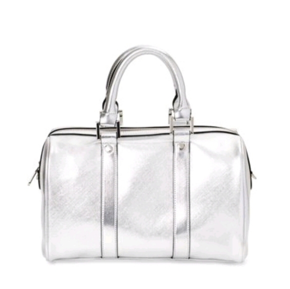 🎉Host Pick🎉 Silver Barrel Handbag With Strap - Picture 4 of 6